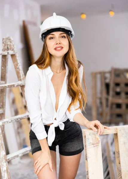 Sensual Coquettish Attractive Young Long Haired Woman Safety Hardhat White — Stock Photo, Image