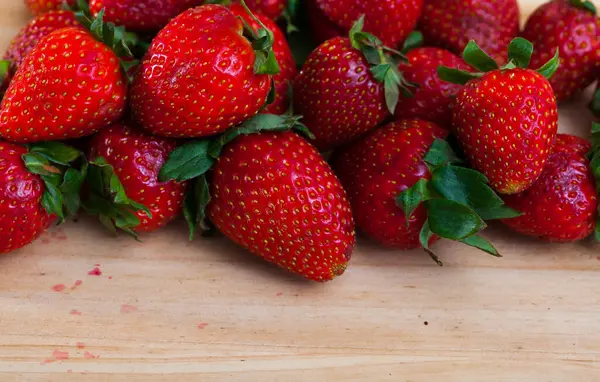 Ripe Strawberries Wooden Table High Quality Photo — Stockfoto