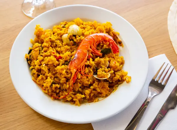 Delicious Traditional Valencian Seafood Paella Savory Rice Dish Shrimps Clams — Stock Photo, Image