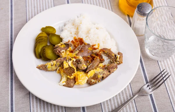 Appetizing Omelet Rabbit Liver Rice Pickles White Plate Served Cotton — Stock Photo, Image