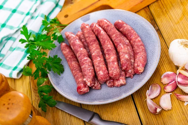 Salsichas Longaniza Picantes Cruas Porco Picado Preparadas Para Fritar Deitado — Fotografia de Stock