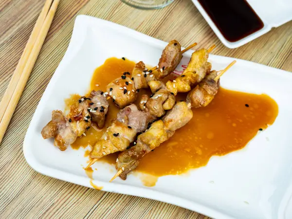 Traditional Yakitori Made Chicken Pieces Skews Served Plate Necessary Table — Stock Photo, Image