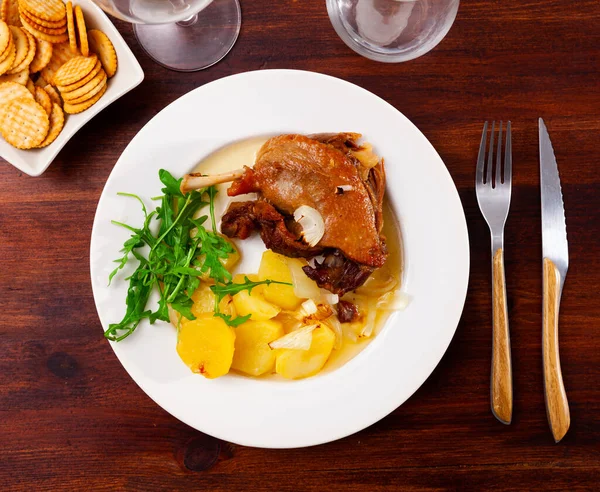 Traditional French Food Duck Confit Stew Potatoes Greens Plate Cafe — Stock Photo, Image
