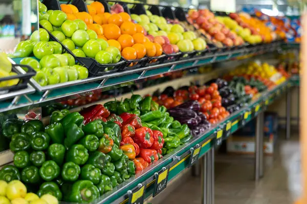 Stand Bokser Fulle Friske Fargerike Frukter Grønnsaker Stor Matbutikk – stockfoto