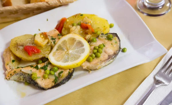 Healthy Roasted Salmon Steaks Served White Plate Baked Vegetables Lemon — Stockfoto