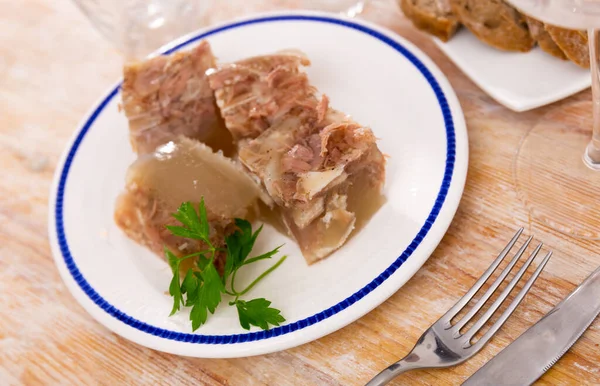 Pedaços Porco Aspic Geleia Carne Servido Prato Com Salsa Molho — Fotografia de Stock
