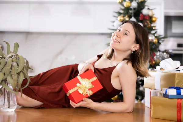 Attractive Young Woman Anticipation New Year Holiday Poses Christmas Presents — Stock Photo, Image
