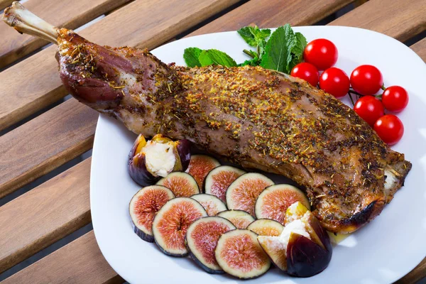 Delicious Lamb Shoulder Baked Honey Spices Served White Plate Chopped — Stock Photo, Image