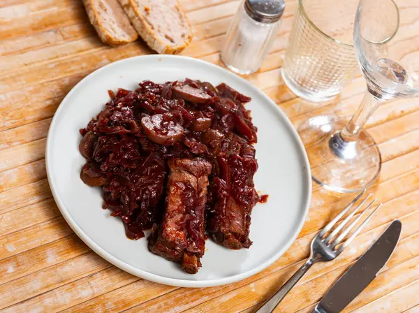 Appetizing Stewed Pork Ribs Served Platter Cabbage — Stock Photo, Image