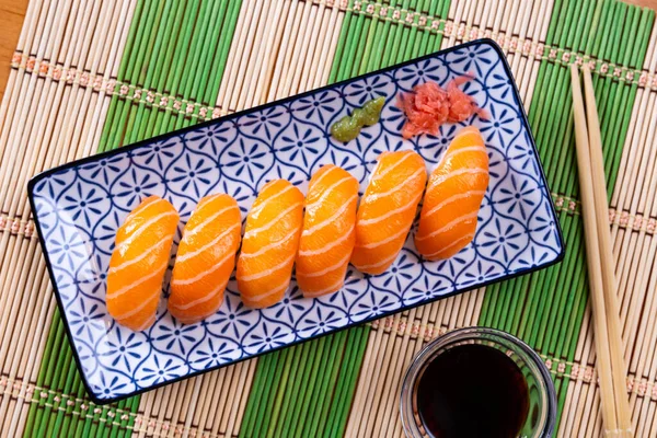 Japanese Sake Nigiri Served Plate Soya Sauce Other Table Appointments — Stock Photo, Image