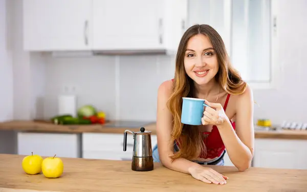 Young Woman Casual Clothes Standing Kitchen Table Cup Tea Coffee — Stock Photo, Image