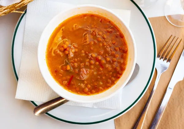 Dish Spanish Cuisine Lentejas Con Chorizo Stewed Veal Tomato Sauce — Stock Photo, Image