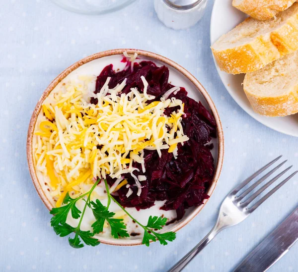 Tasty Vitamin Salad Sweet Grated Boiled Beets Cheese Fragrant Greens — Stock Photo, Image