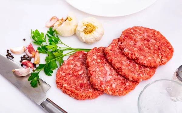 Raw Pork Patty Burgers Form Ground Meat Plate Decorated Peppercorns — Stock fotografie