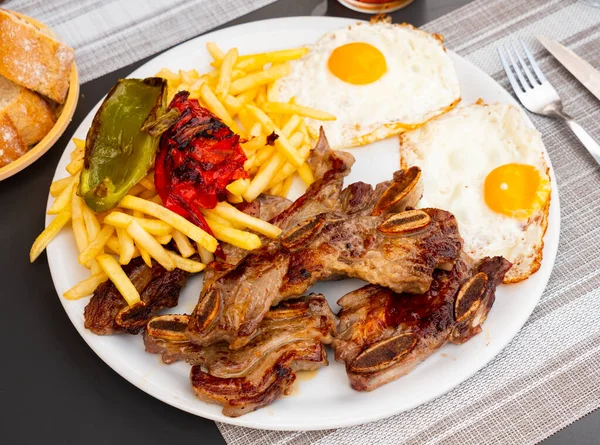 Delicious Grilled Pork Ribs Served Plate Side Dish Fried Eggs — 图库照片