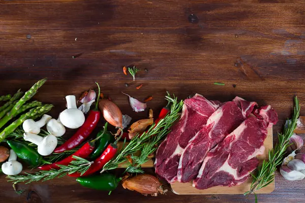 Assortimento Carni Verdure Crude Scrivania Legno Naturale Ingredienti Cucina — Foto Stock