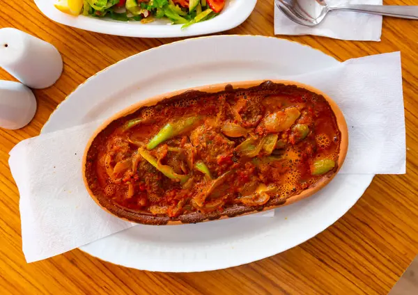 Spicy Meatballs Vegetables Garlic Tomato Sauce Popular Dish Turkish Greek — Stock Photo, Image