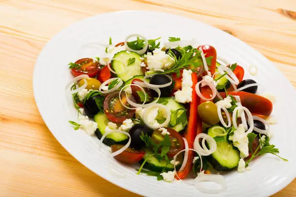 Traditional Balkan Dish Shopska Salad Cucumbers Tomatoes Bell Peppers Brynza — Stock Photo, Image