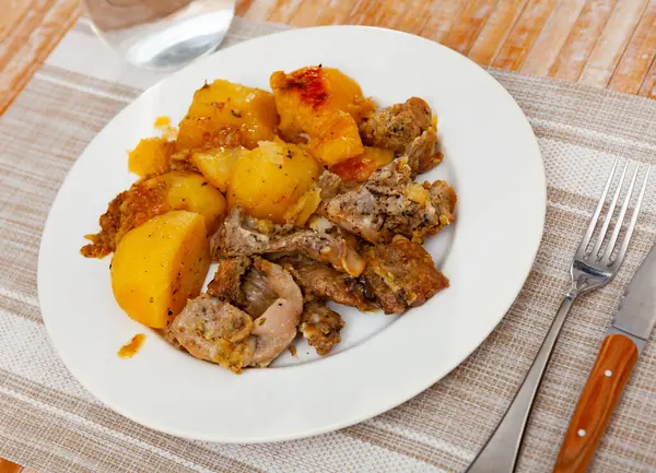 Piquant Chopped Rabbit Stewed Gravy Potatoes Seasoned Dried Herbs Dinner — Stock Photo, Image
