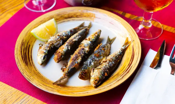 Portion Fried Sardines Served Lemon Typical Dish Spain — Stock Photo, Image
