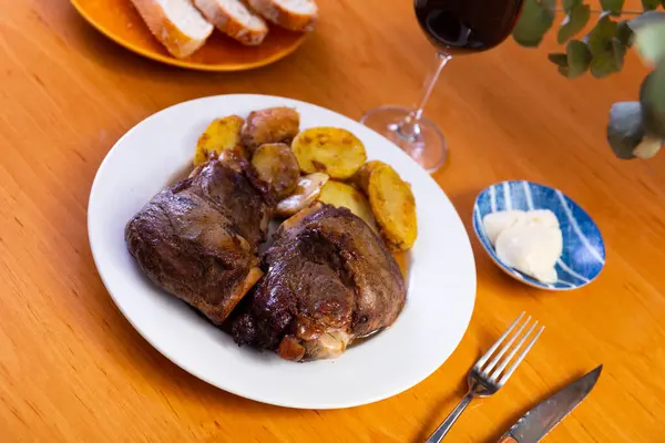 Tasty Portion Roasted Pork Potatoes Served Beautifully Plate — Stock Photo, Image