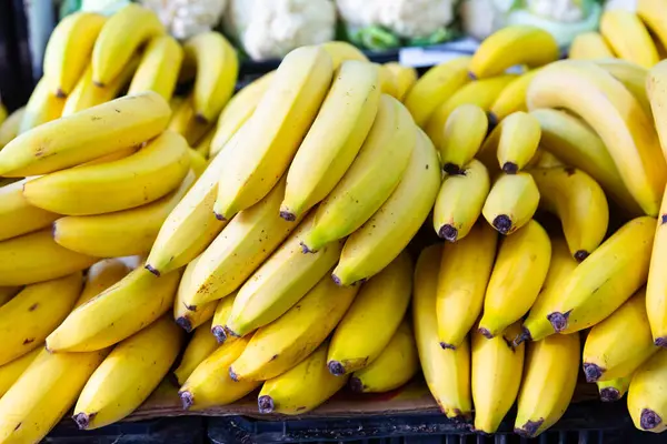 Bundles Ripe Sweet Bananas Farmers Market — Stock Photo, Image