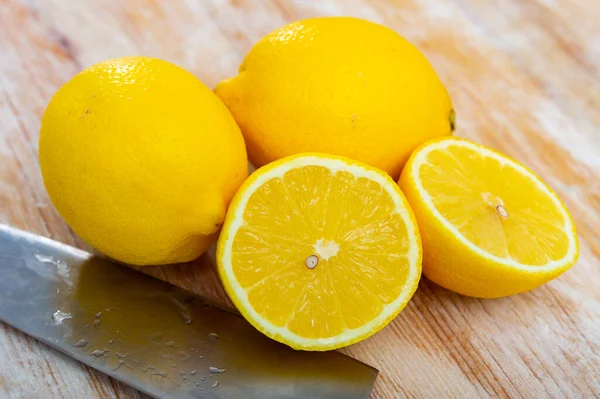 Ovoce Šťavnatého Citronu Podávané Stolu Restauraci — Stock fotografie
