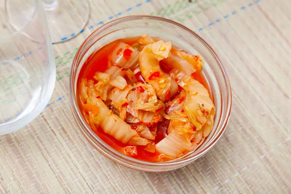 Eetlust Groente Salade Kimchi Van Gemarineerde Napa Kool Gekruid Met — Stockfoto