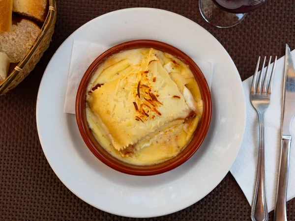 Traditional Italian Dish Lasagna Baked Oven Cheese Crust Thin Dough — Stock Photo, Image