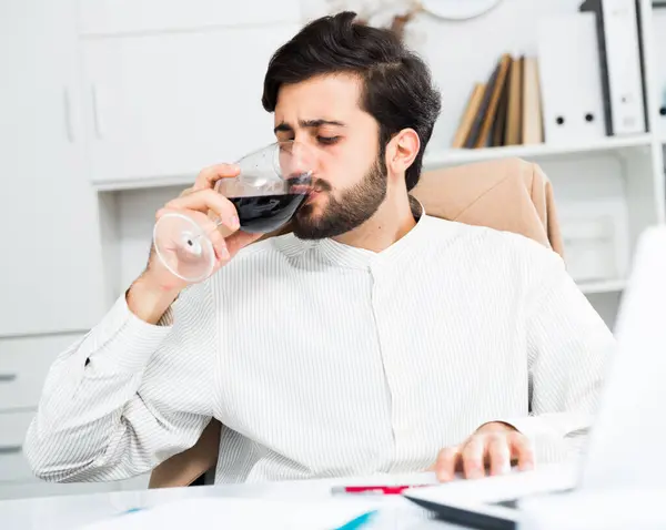 Relaxed Brunette Businessman Drinking Red Wine Office — Stock Photo, Image