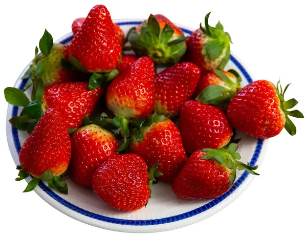 Plaat Met Een Stapel Rijpe Aardbeien Vers Geplukte Rode Aardbeien — Stockfoto