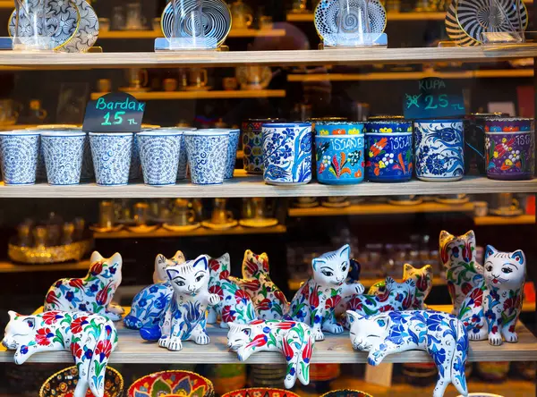 Традиционные Турецкие Керамические Сувениры Стамбульском Рынке Турция — стоковое фото