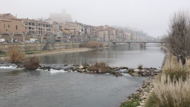 Nebel Morgen Der Katalanischen Stadt Balaguer Blick Auf Brücke Über — Stockvideo