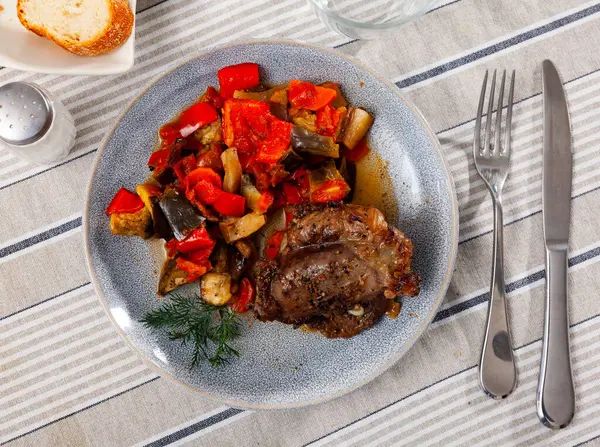 Baked Pork Cheek Seasoned Spices Garlic Meat Complemented Stewed Vegetables — Stock Photo, Image