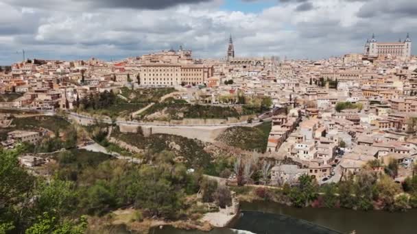 Paesaggio Urbano Toledo Con Vista Sul Fiume Tago Cielo Nuvoloso — Video Stock