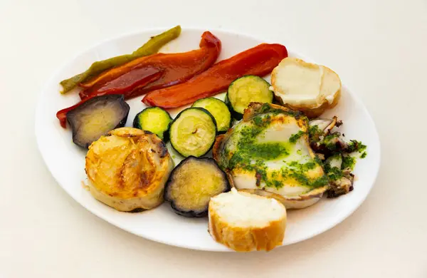 Appetizing Fried Cuttlefish Served Plate Potatoes Vegetables — Stock Photo, Image