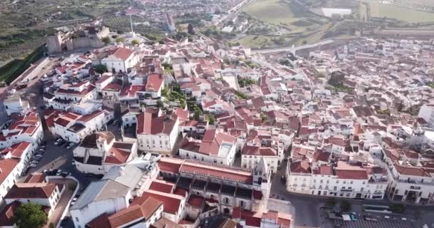 Αεροφωτογραφία Της Ιδιότυπης Αρχιτεκτονικής Της Πρώην Πορτογαλικής Επισκοπικής Πόλης Έλβας — Αρχείο Βίντεο
