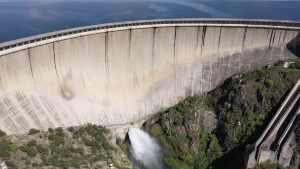 西班牙萨拉曼卡Almendra大坝水库全景拍摄 — 图库视频影像