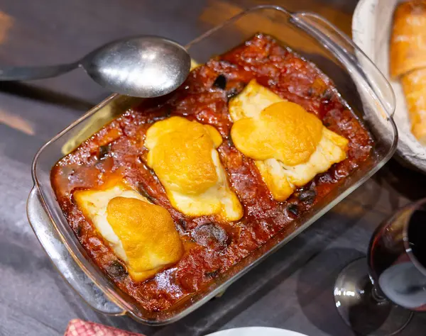 Tradiční Pokrm Portugalské Kuchyně Bacalao Vyrobené Chutné Tresky Dušenou Zeleninou — Stock fotografie