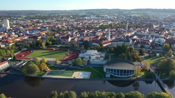 Полет Над Городом Ческе Будеевице Чехия Высококачественные Кадры — стоковое видео