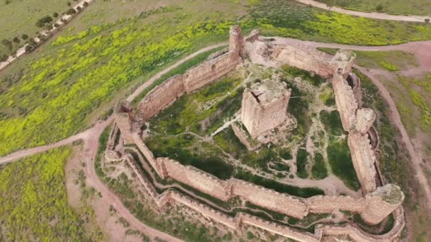 Vista Aérea Panorâmica Dos Restos Castelo Fortificado Medieval Almonacid Topo — Vídeo de Stock