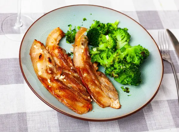 Appetizing Fried Pork Belly Broccoli Served Platter — Stock Photo, Image