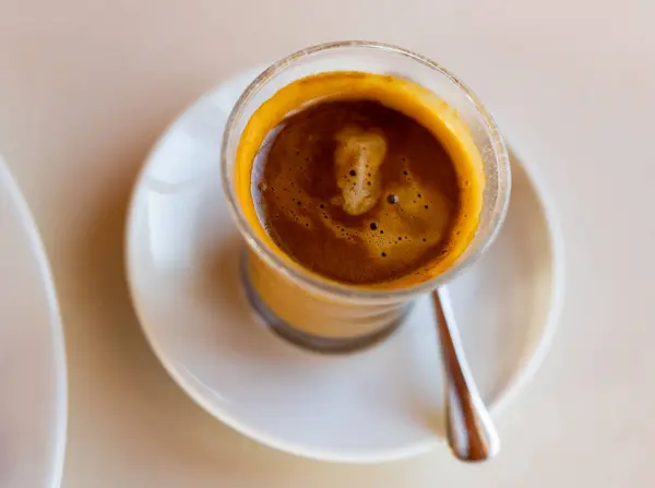 Copa Cortado Fresco Bebida Española Espresso Igual Cantidad Leche Vapor — Foto de Stock