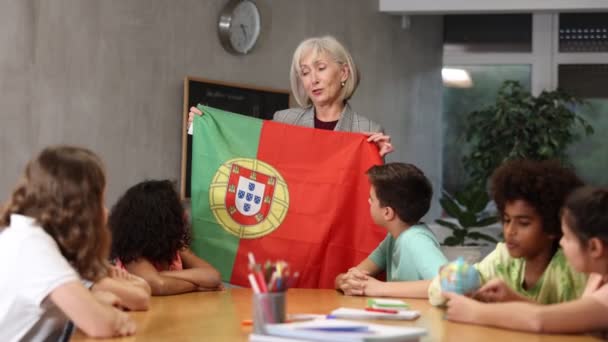 Professora Ensino Médio Conta Aos Alunos História Portugal Aula Segura — Vídeo de Stock
