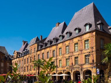 CHARLEVILLE-MEZIERES, FRANCE - AUGUST 10, 2022: View of Place Ducale - a historic Renaissance square located in the city ..center at the intersection of two main streets clipart