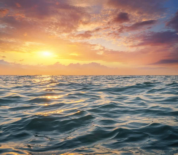 Sea Waves Close Low Angle View Sunset Shot Beautiful Nature — Stock Photo, Image