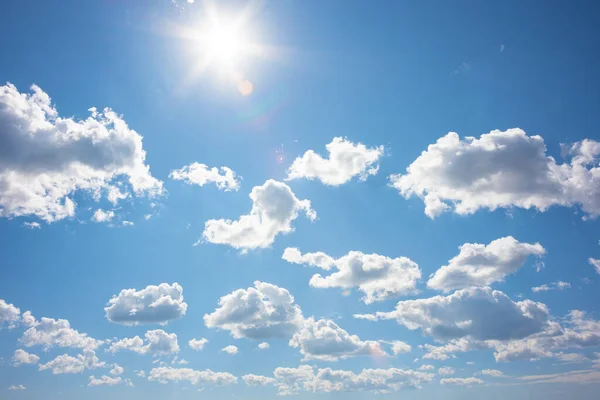 Derin Mavi Gökyüzü Yaz Güneşi Doğa Havası — Stok fotoğraf