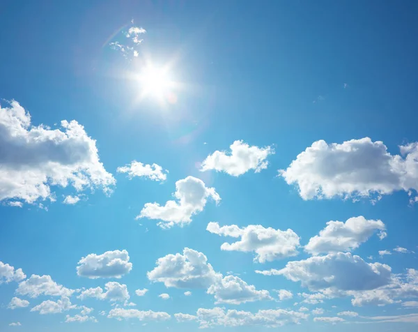 Djupa Blå Himmel Och Sol Naturen Sammansättning — Stockfoto