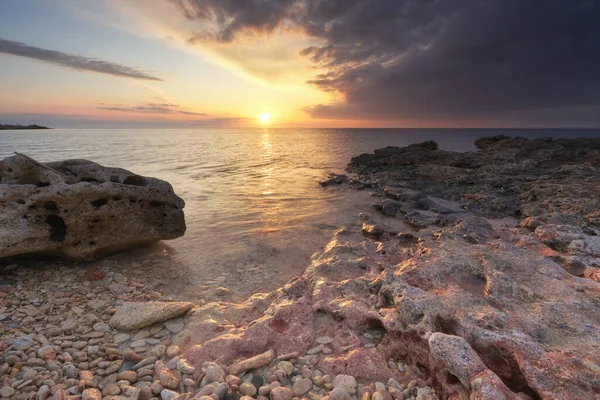 Piękny Zachód Słońca Nad Brzegiem Morza Natura Seascape Skład — Zdjęcie stockowe