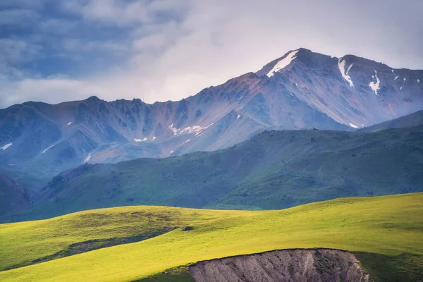 Berggrüner Talsonnenschein Naturlandschaften — Stockfoto